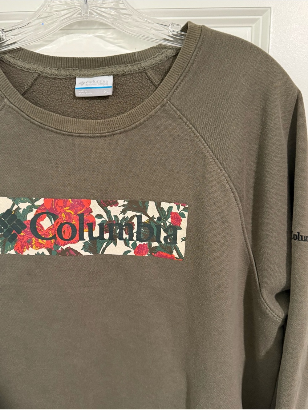 Columbia Olive Green Crewneck Sweatshirt with Floral Logo
